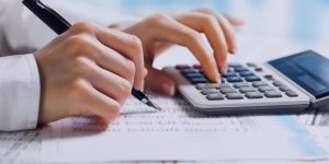 کسری بی سابقه بودجه و بحران مالی دولت